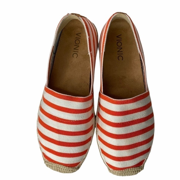 Vionic Valeri Canvas Espadrilles. Size 7 - Picture 3 of 11